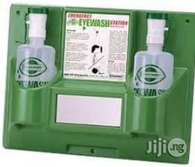 Emergency Eyewash Wall Station