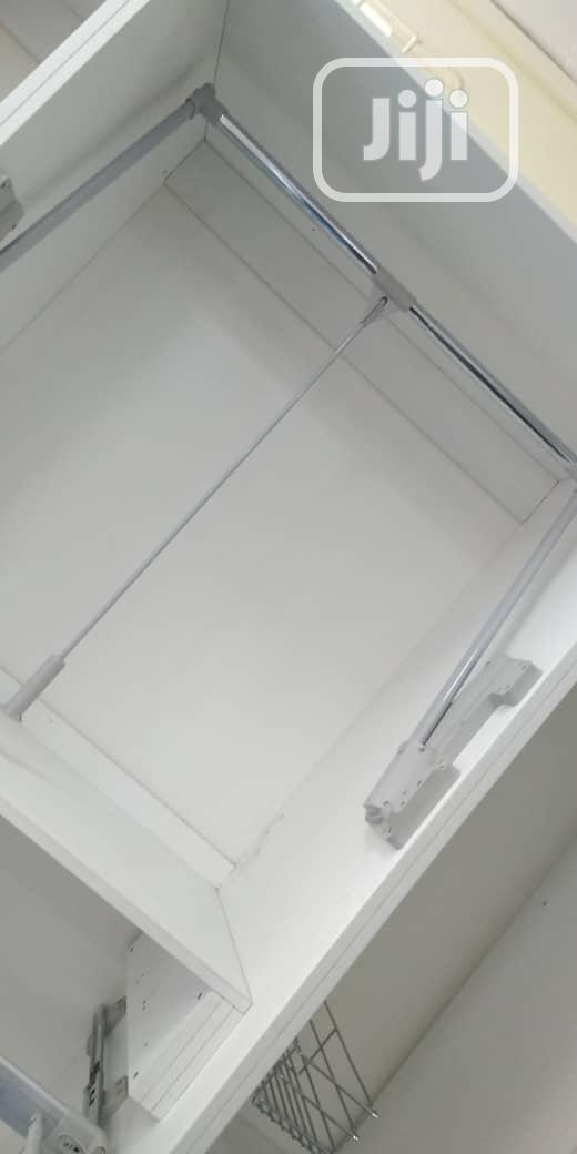 Wardrobe Lifter