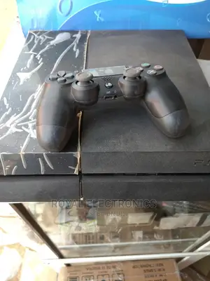Ps4 Game With Pad And Charger Downloaded With 13 Games