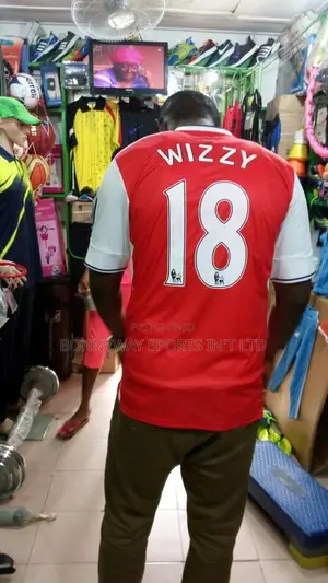 Fitted Arsenal Jerseys Of Different Sizes Nd Different Clubside