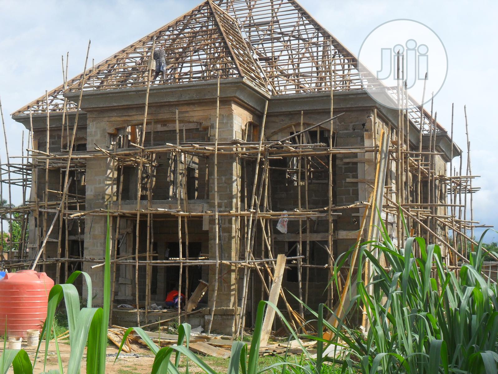 RESIDENTIAL PROJECT: Design and Construction.