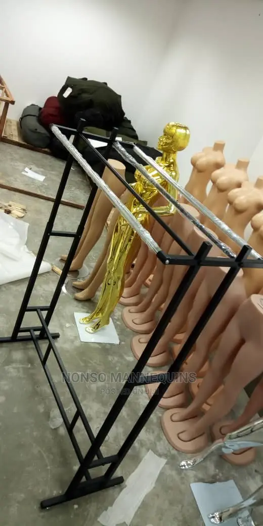 4 Lines Clothes Racks Display Stand