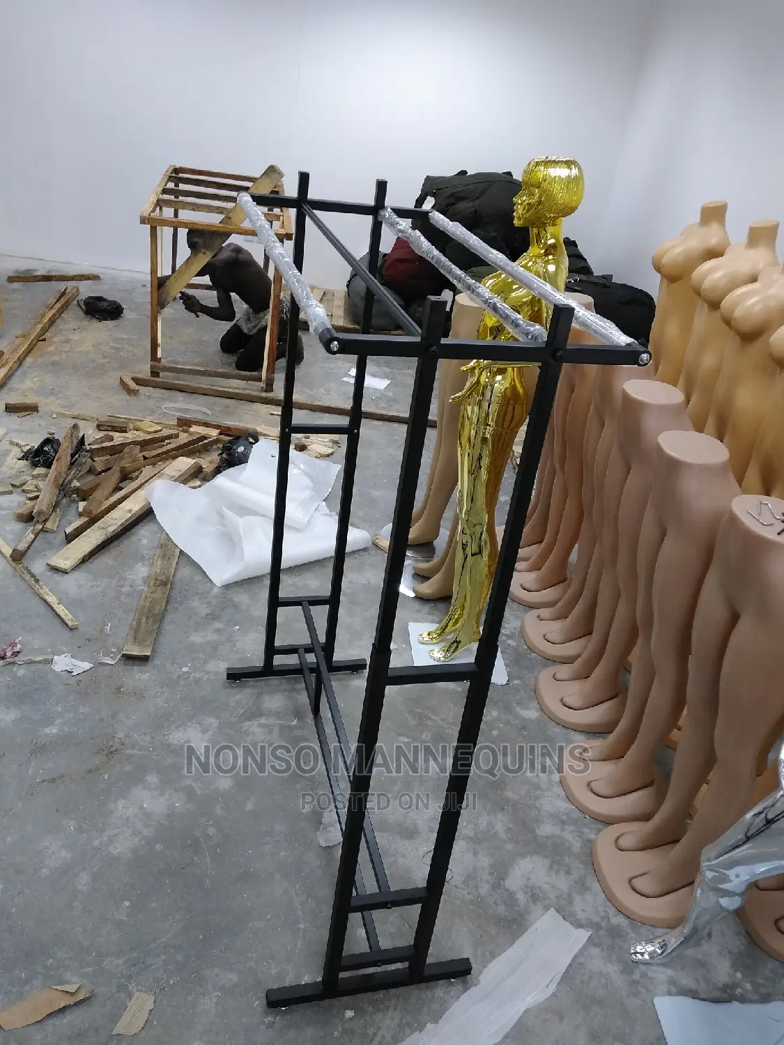 4 Lines Clothes Racks Display Stand
