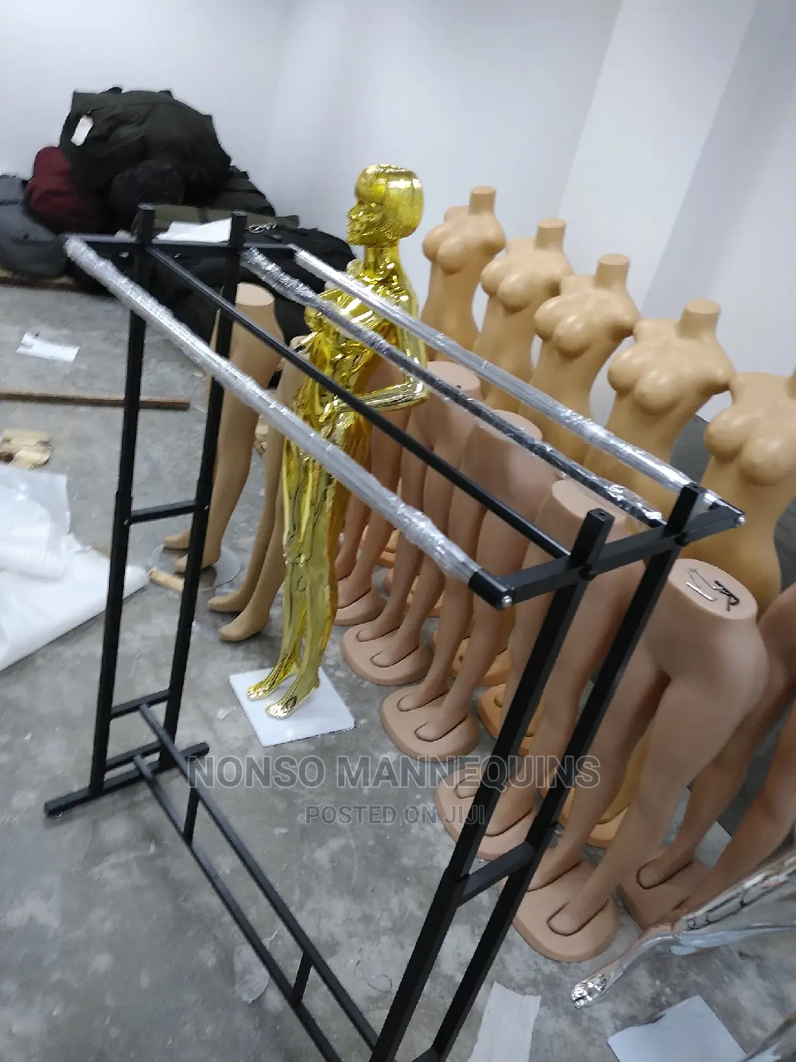 4 Lines Clothes Racks Display Stand