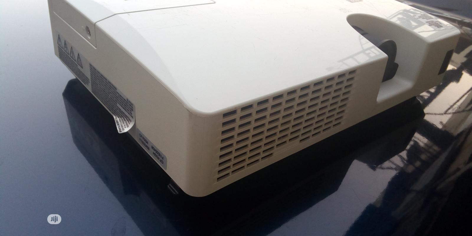 Slim Hitachi Projector