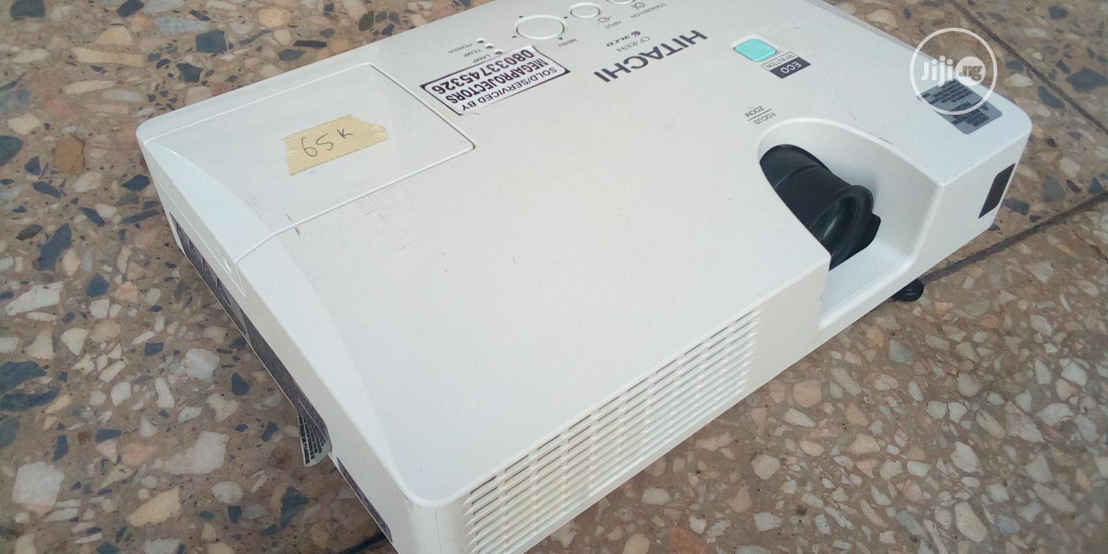 Portable Hitachi HDMI Projector
