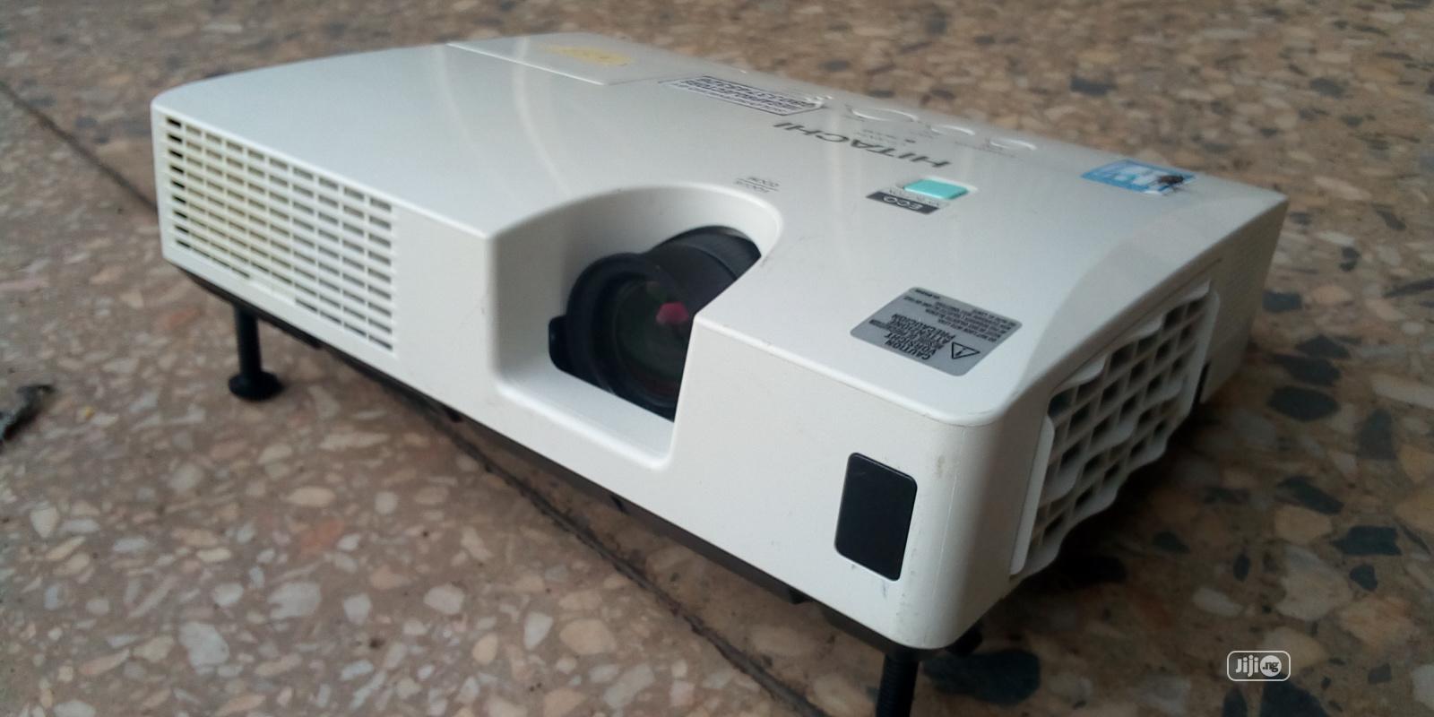 Portable Hitachi HDMI Projector