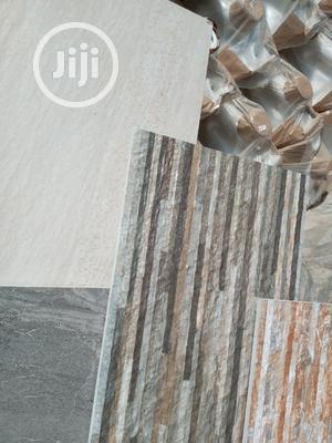 Crack Wall Tiles