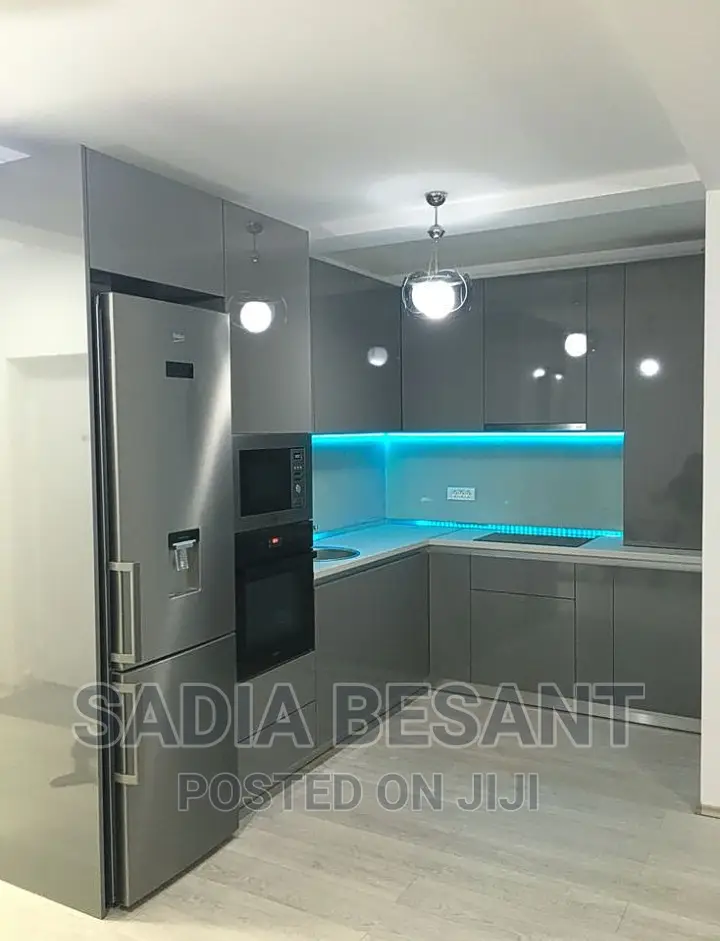 Kitchen Cabinet to Fit