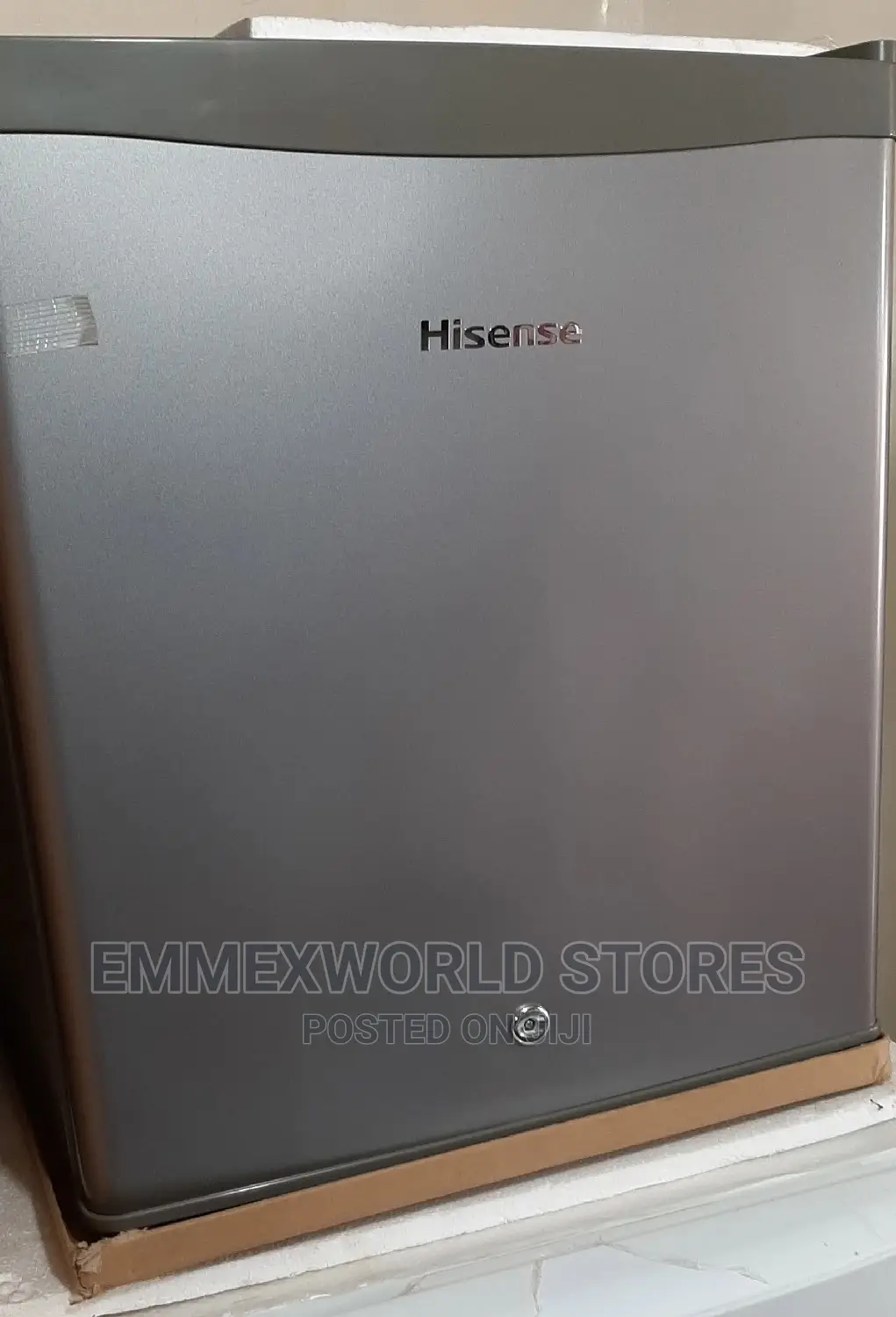 Hisense Bedside Fridge 046dr