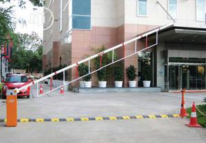 Boom Vehicle Barrier