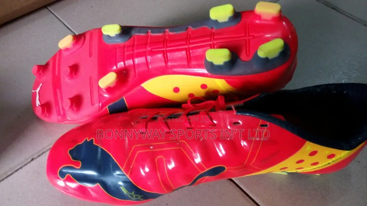 Adidas & Nike, Soccer Boot