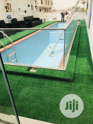 Quality Grass Rugs For Pool Side