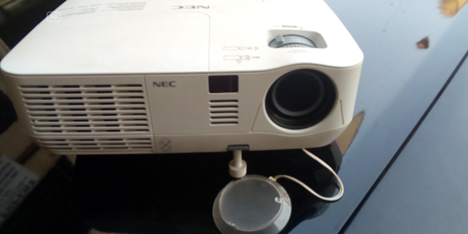 HDMI Projector for Learning