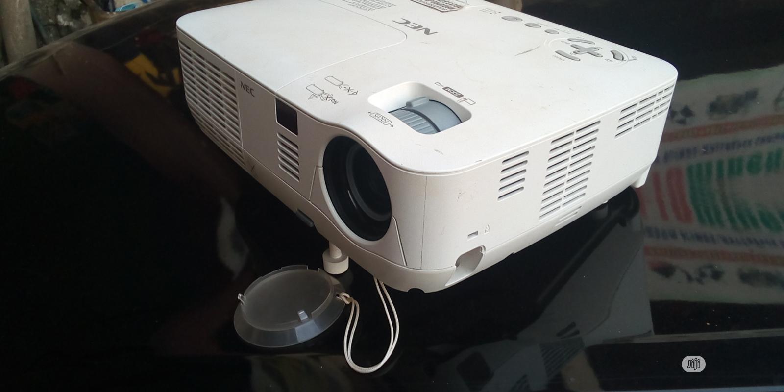 HDMI Projector for Learning