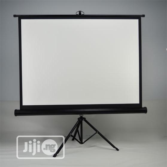 Durable New Tripod Projector Screen For