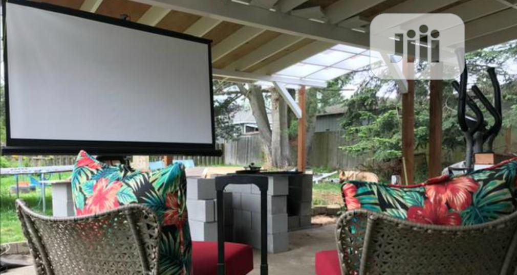 Quality Drop Down Projector Screen
