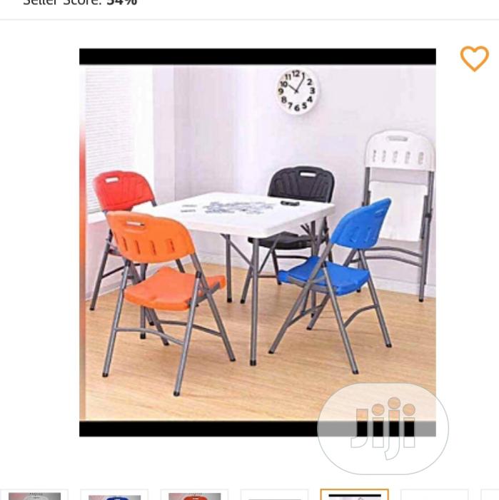 Table/Chairs