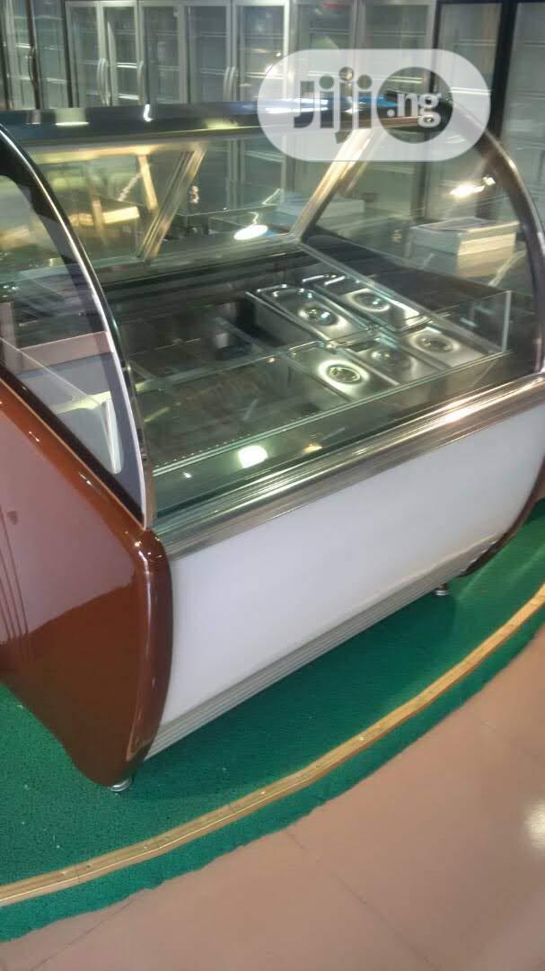 Ice Cream Display Machine