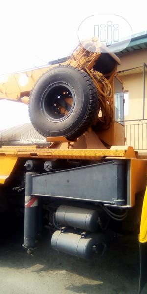 Crane 2010 for Sale