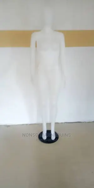 Female White Mannequin 1