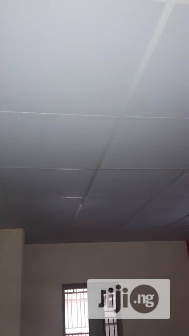 Suspended Ceiling/Wooden Floor/Artificial Grass