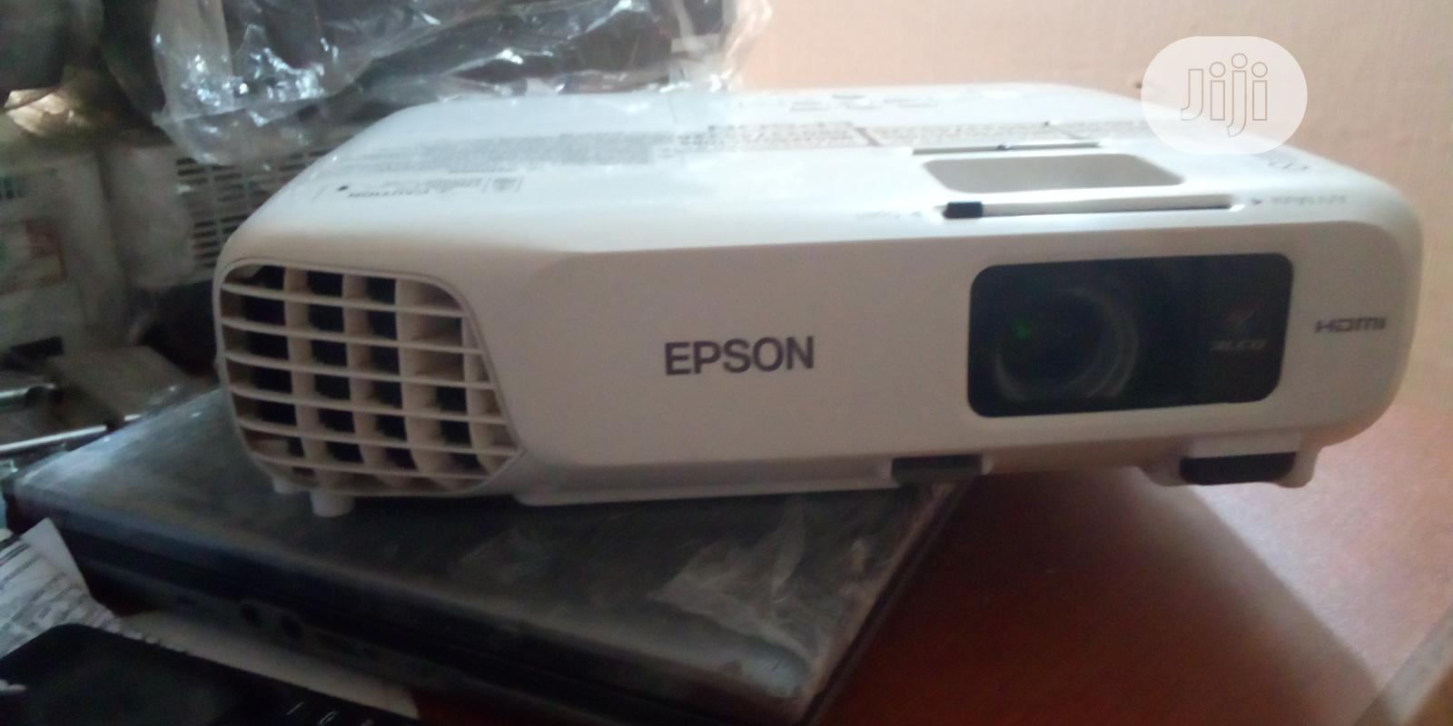 Slim Epson USB Projector