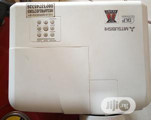 Mitsubishi Projector