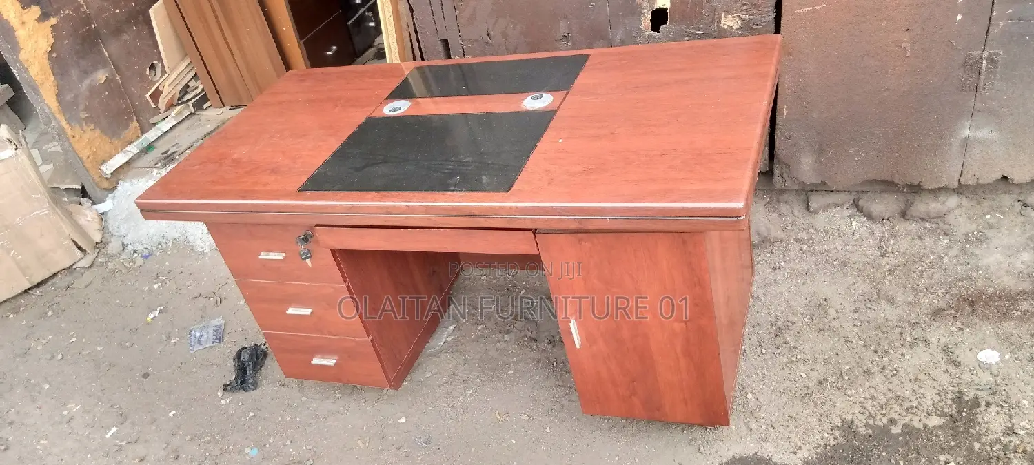 1.4 Executive Office Desk