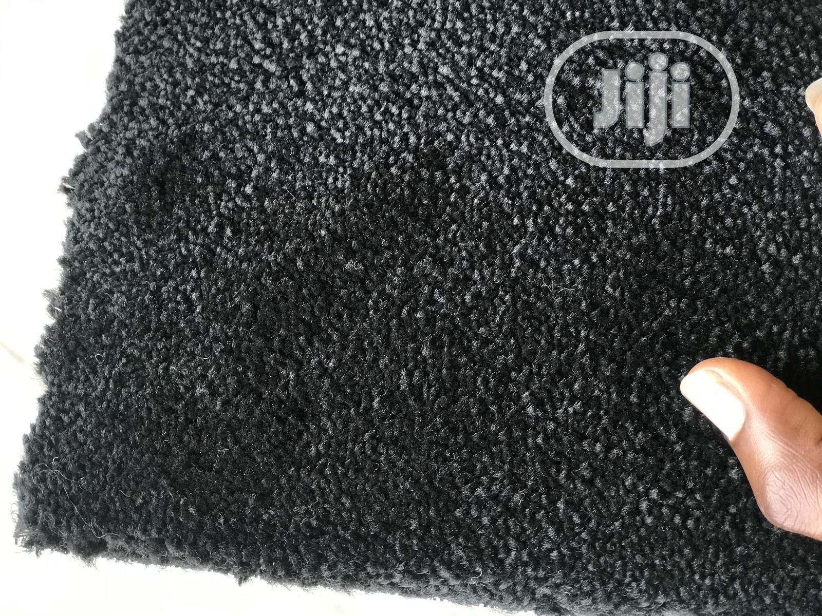 Plain Black Thick Rugs