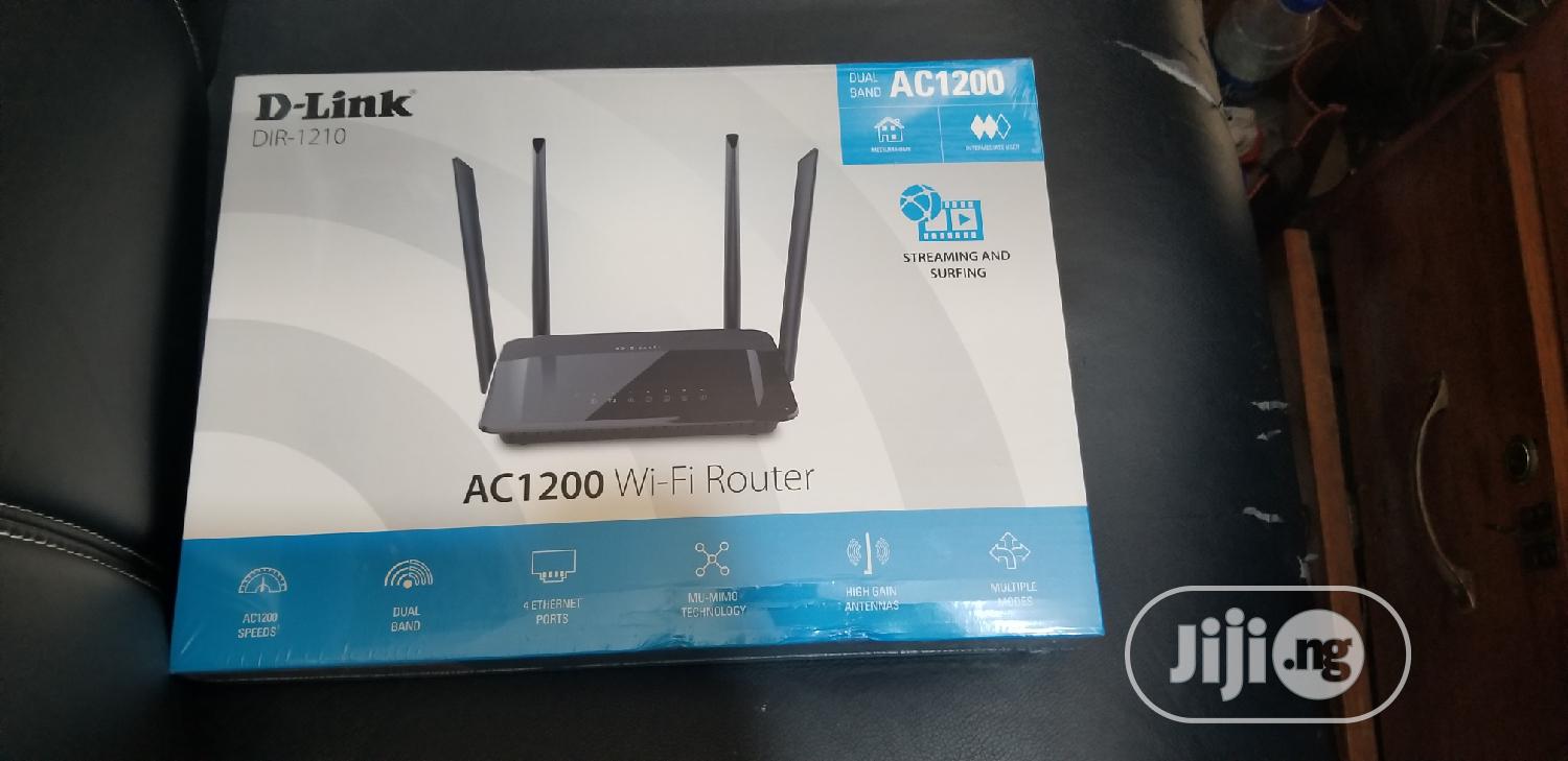 D-Link Ac1200 Wi-Fi Router
