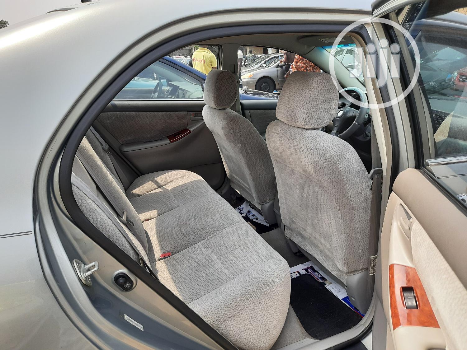 Toyota Corolla LE 2004 Silver
