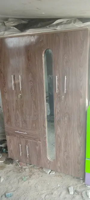 House Waldrobe