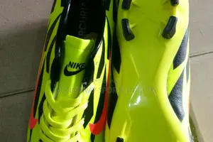 Professional Size 43 Nike Latest Boot