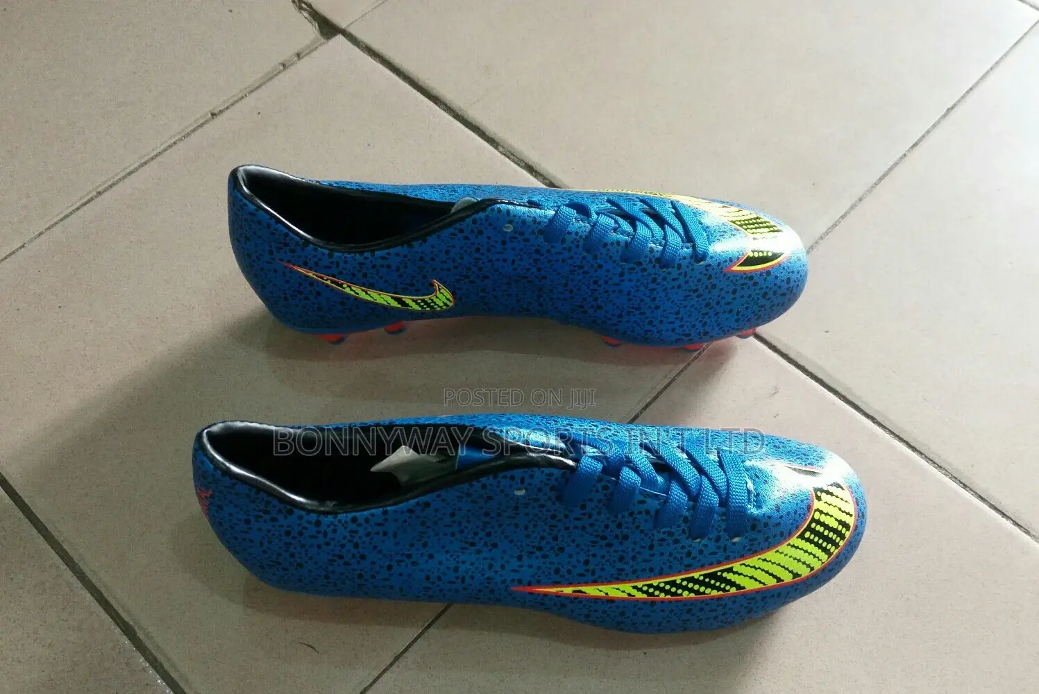 Size 40 Nike Mercurial Boot