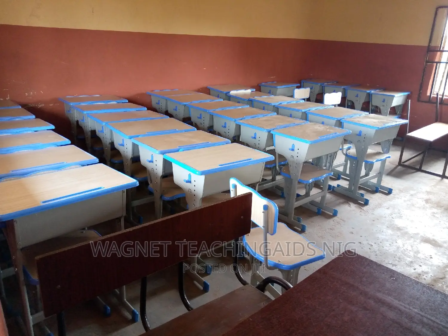 Durable Adjustable School Table And Chairs