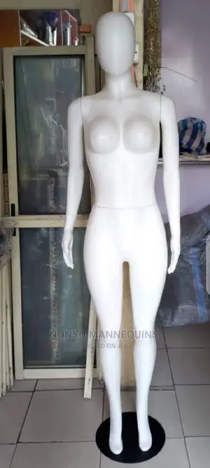 White MANNEQUINS