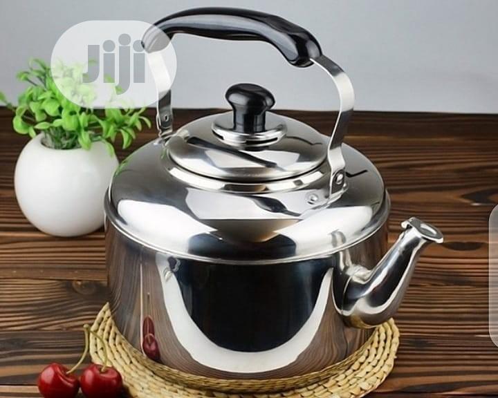 7.5litres Quality Whistling Kettle