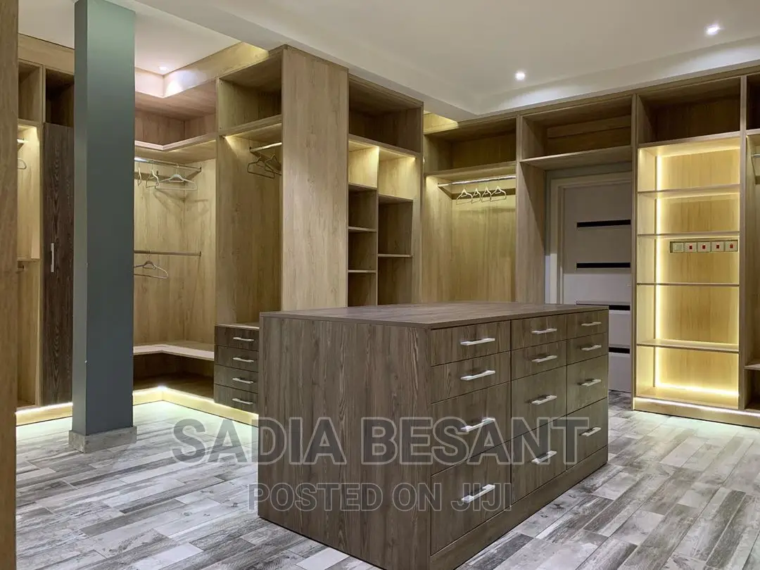 Walk in Closet