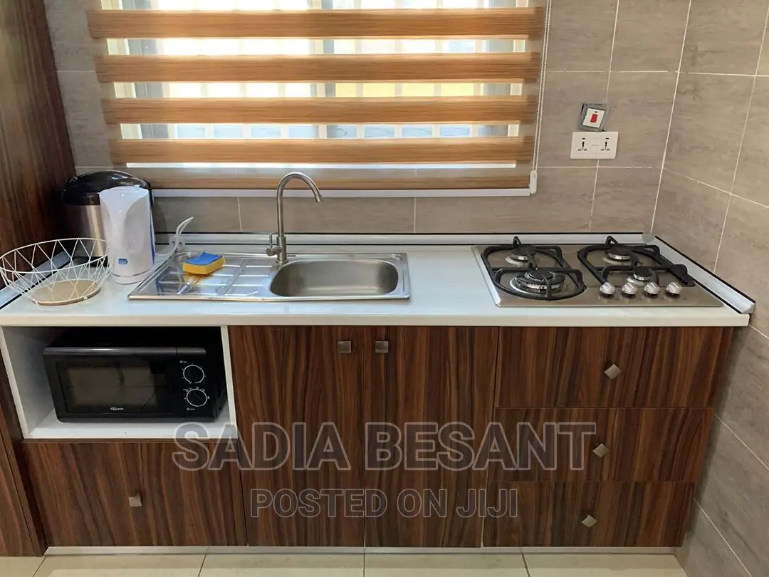 Kitchen Cabinet In Gloss And Matt