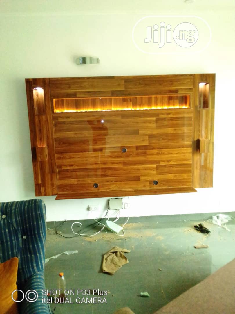 High Glossy Mounted Tv