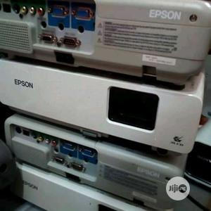 Amazing Discounted Projector