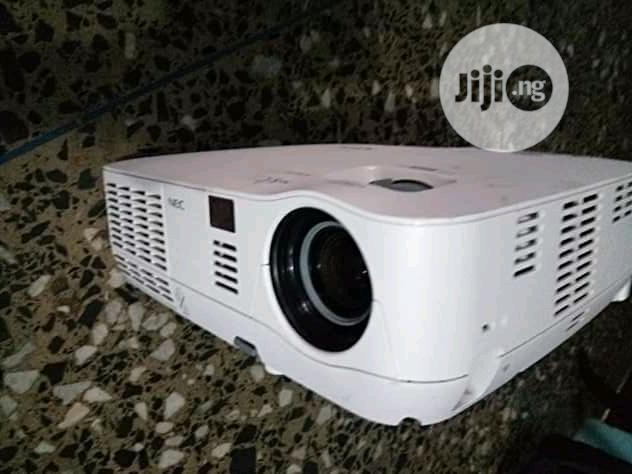 Sharp NEC Projector