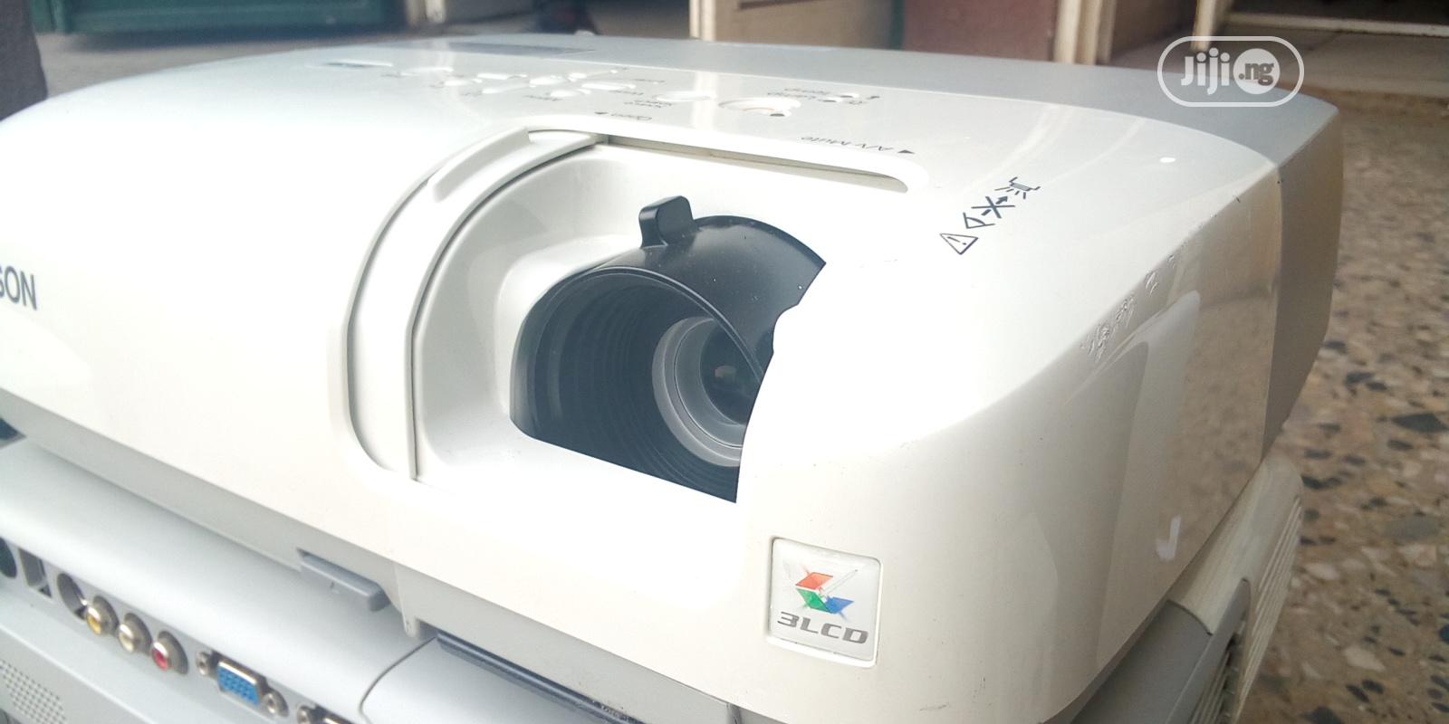 Epson Eb-S6