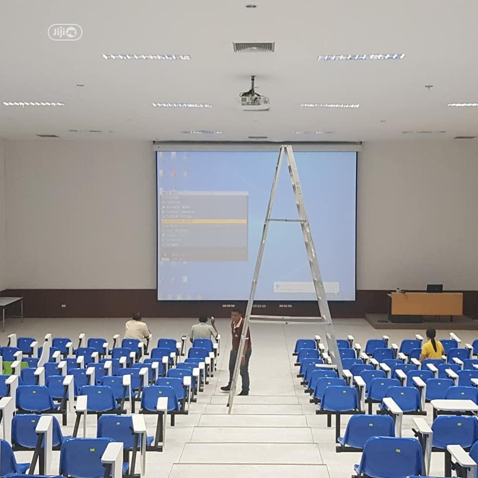 Projector Screens