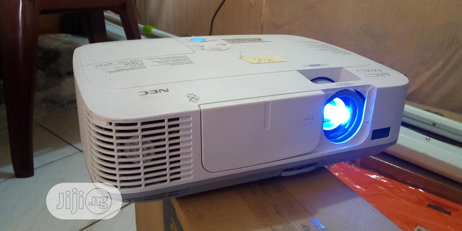 Excellent NEC Projector