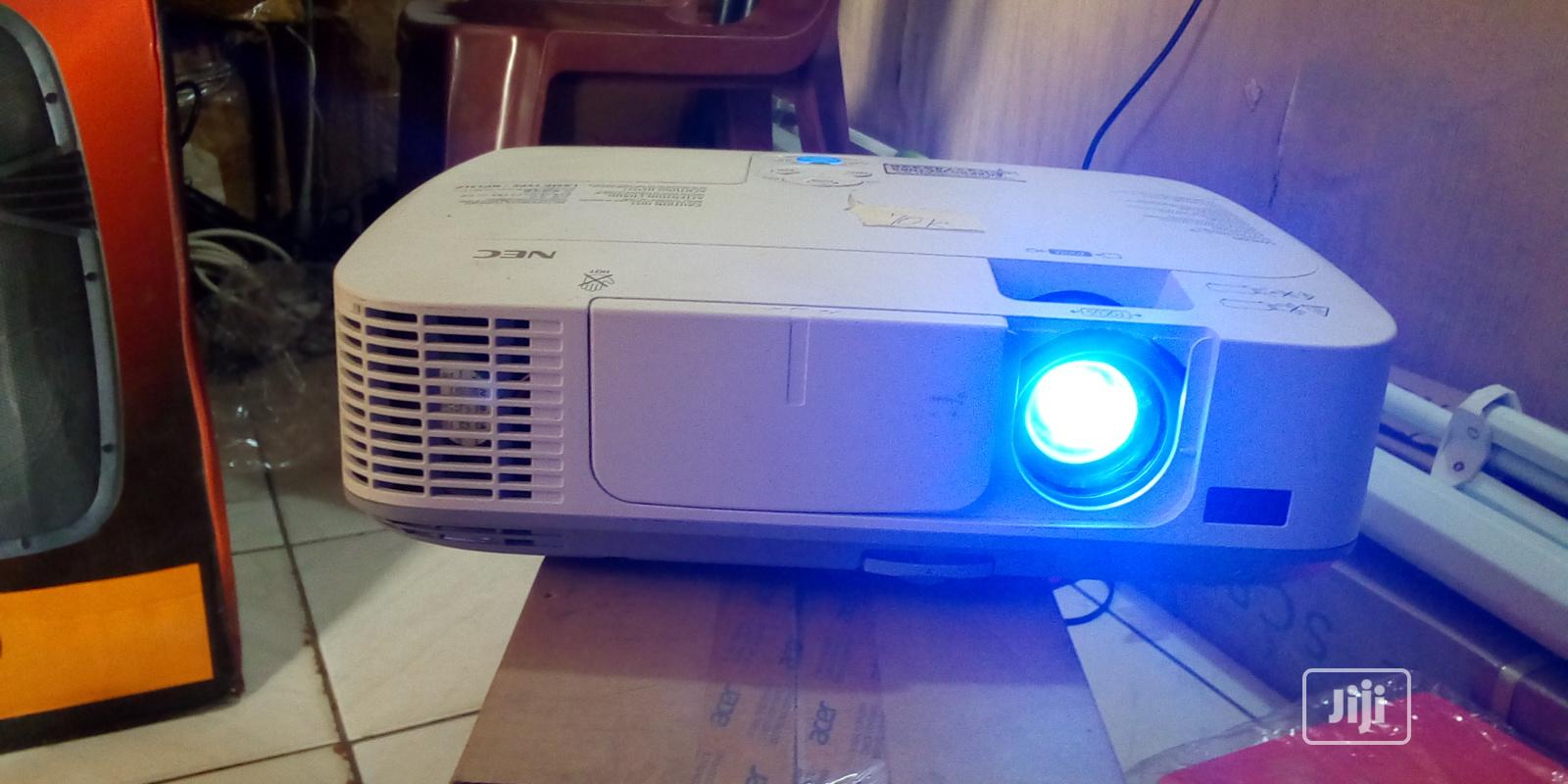 Excellent NEC Projector