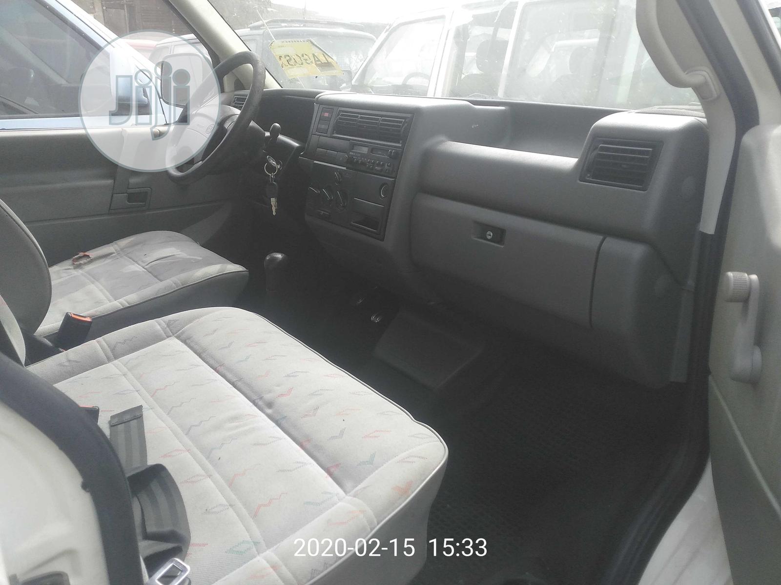 Volkswagen Transporter 1999 White