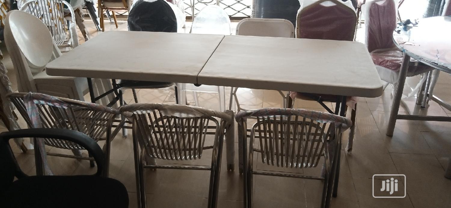 Folding Table by 10