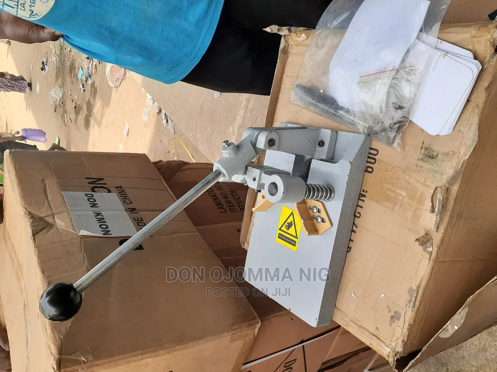Round Corner Cutting Machine